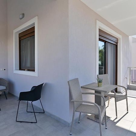 Kalli'S Apartments Нікіті Екстер'єр фото